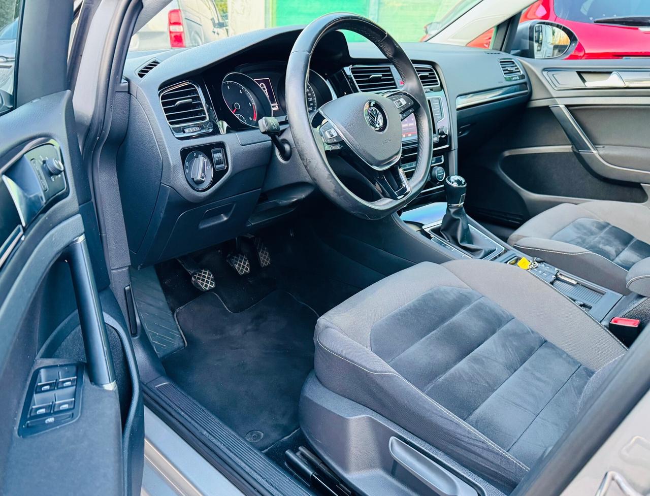 Volkswagen Golf 1.6 TDI 5p. Highline BlueMotion