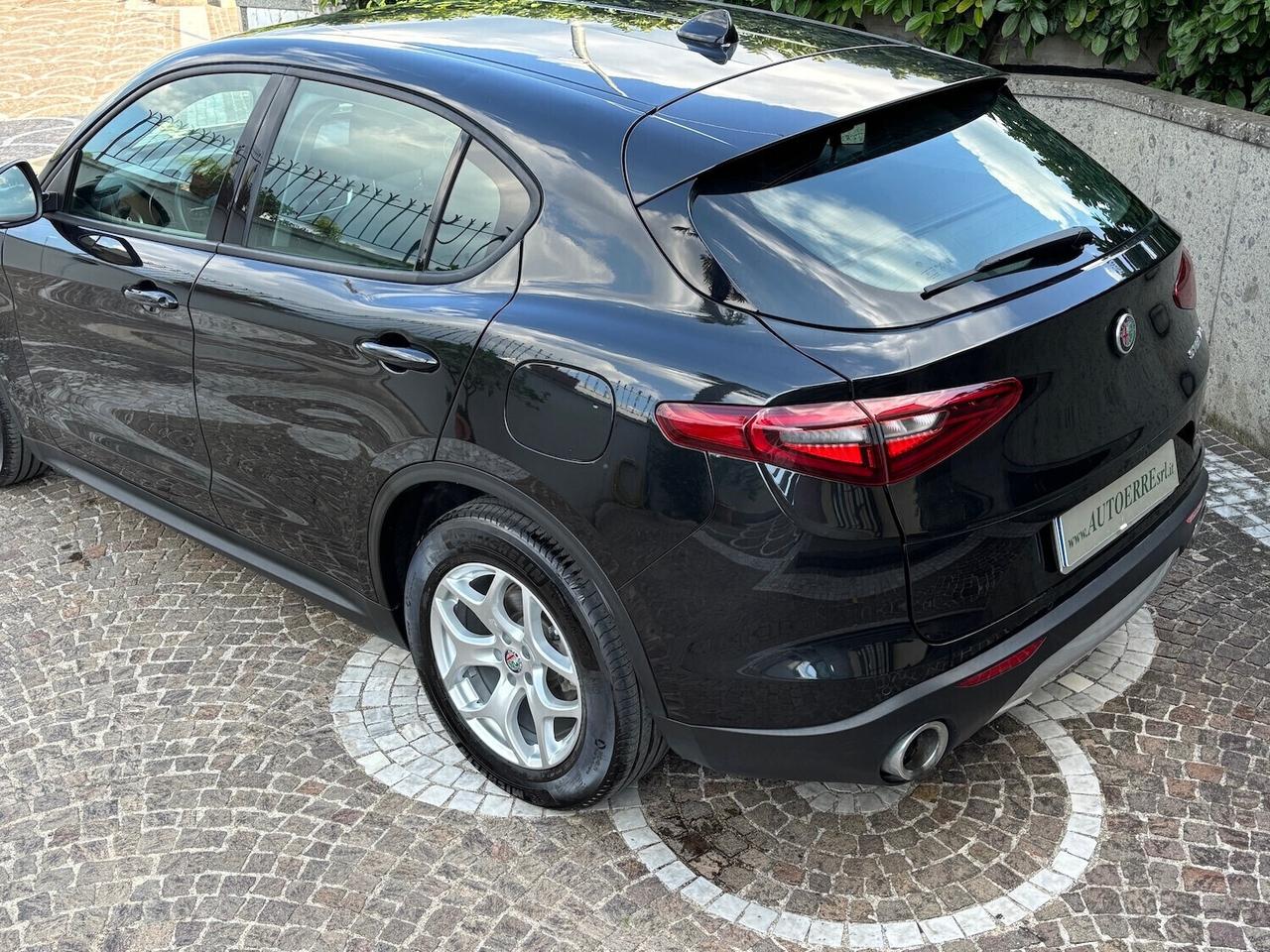 Alfa Romeo Stelvio 2.2 Turbodiesel 160 CV AT8 RWD