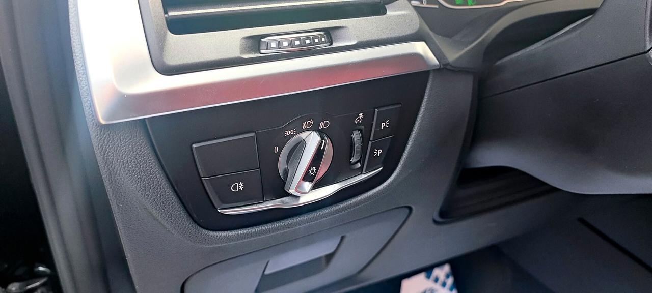 BMW X3 con telecamere perimetrali 2022