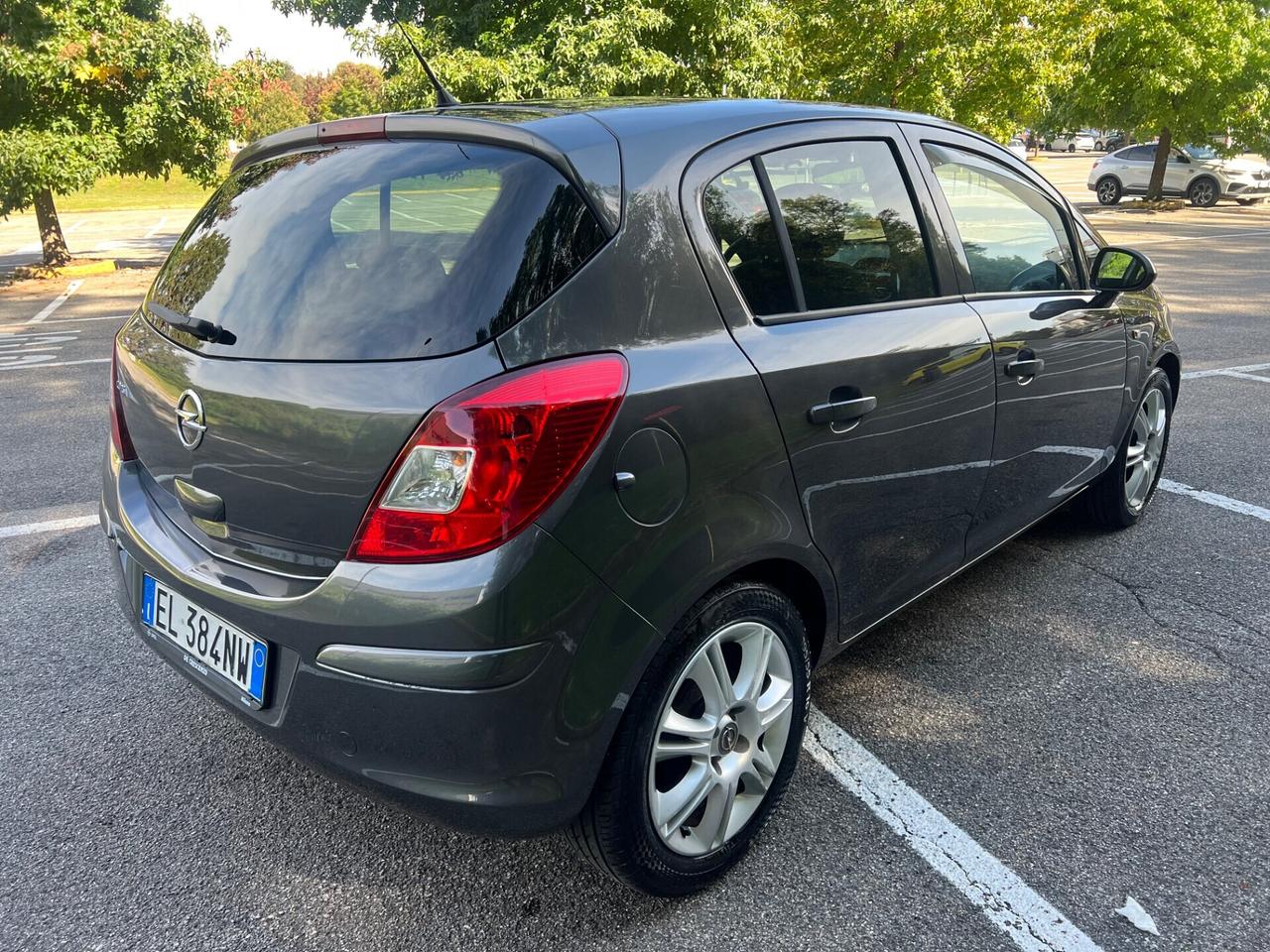 Opel Corsa 1.2 5 porte Sport
