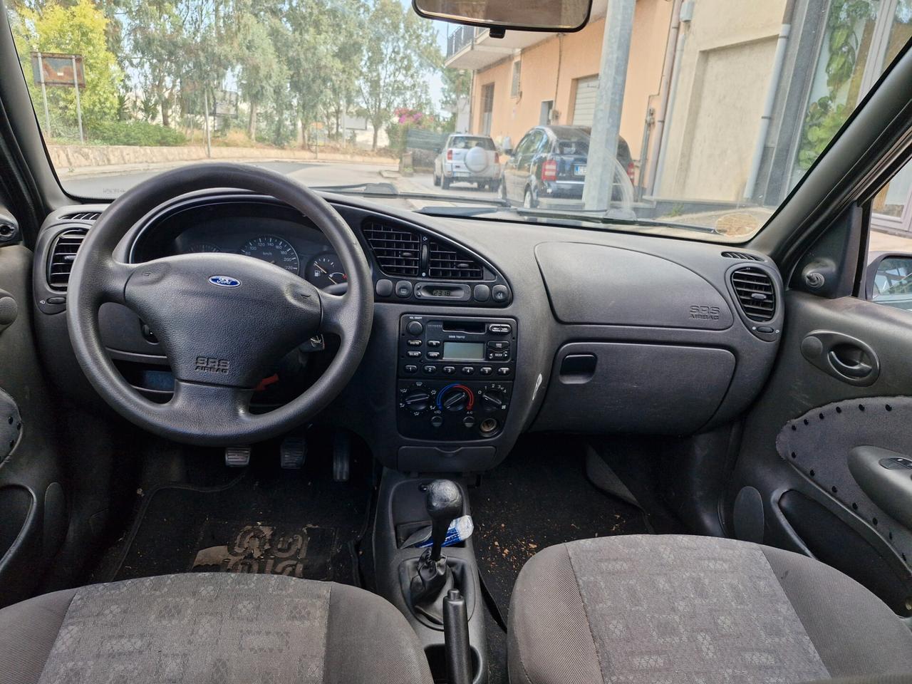 Ford Fiesta 1.2i 16V cat 5 porte Ghia
