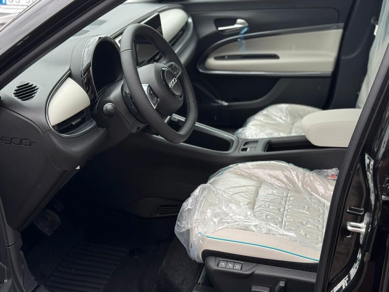 Fiat 600 Hybrid DCT MHEV La Prima