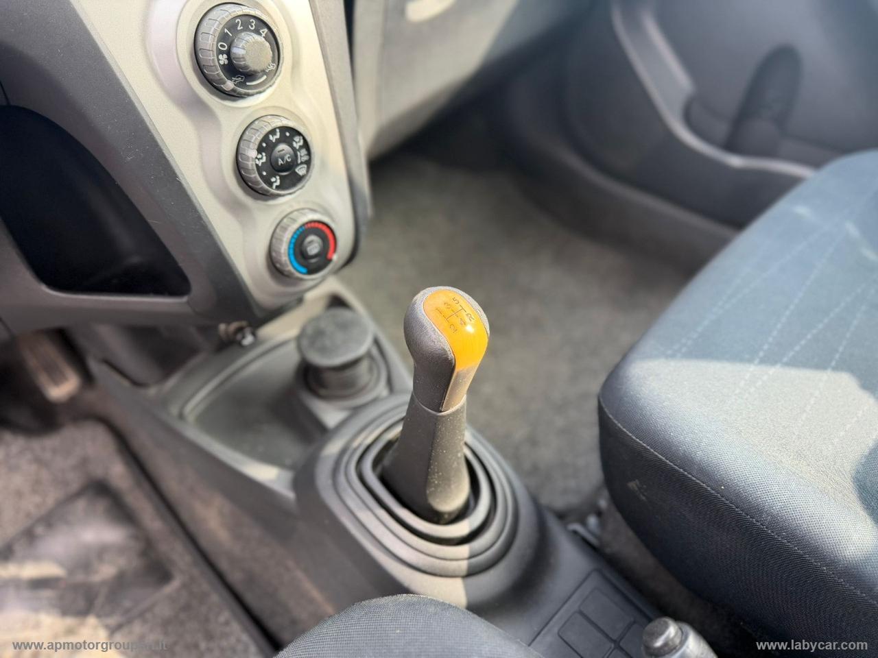 TOYOTA Yaris 1.4 D-4D 5p. Sol