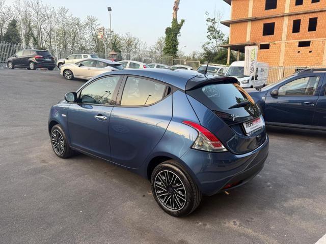Lancia Ypsilon 1.0 firefly hybrid Gold s&s 70cv