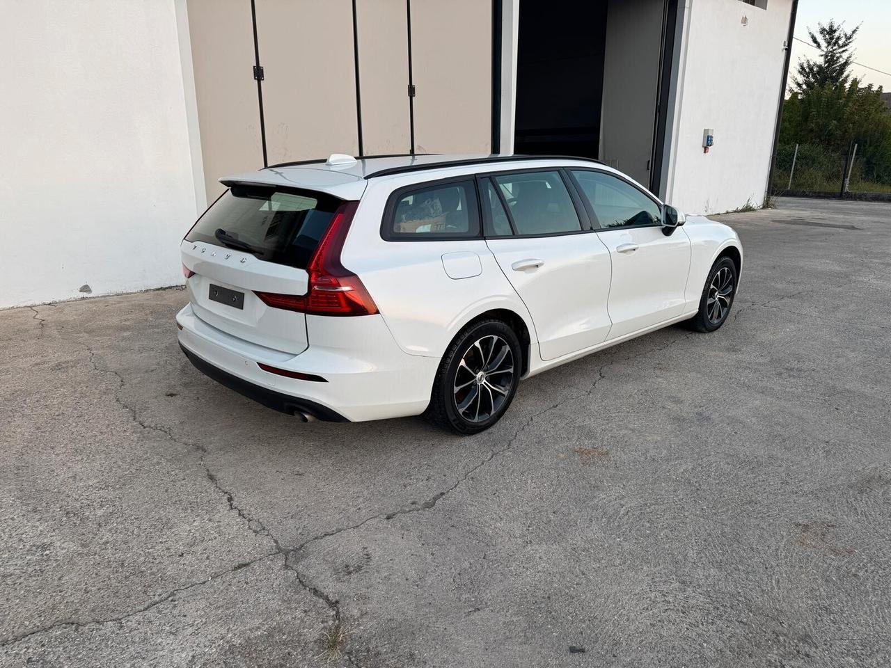 Volvo V60 2.0 b4 Momentum auto MOTORE KO