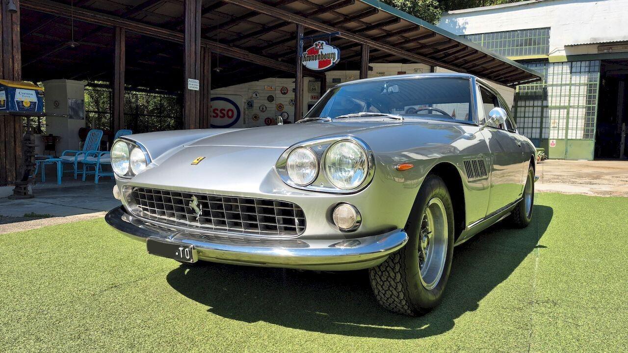Ferrari 330 GT 2+2 I Serie – 1964
