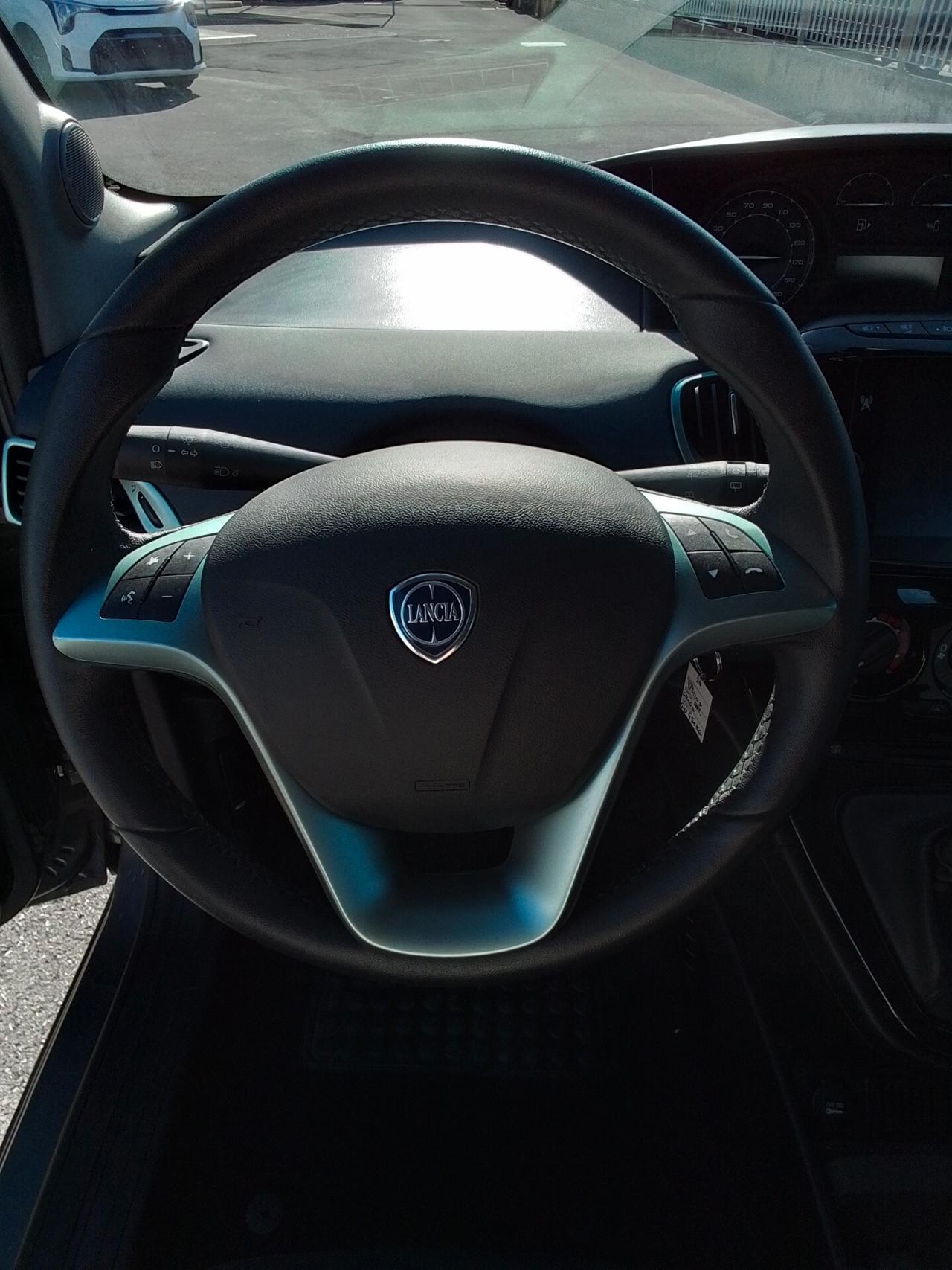 Lancia Ypsilon 1.0 FireFly 5 porte S&S Hybrid Platino