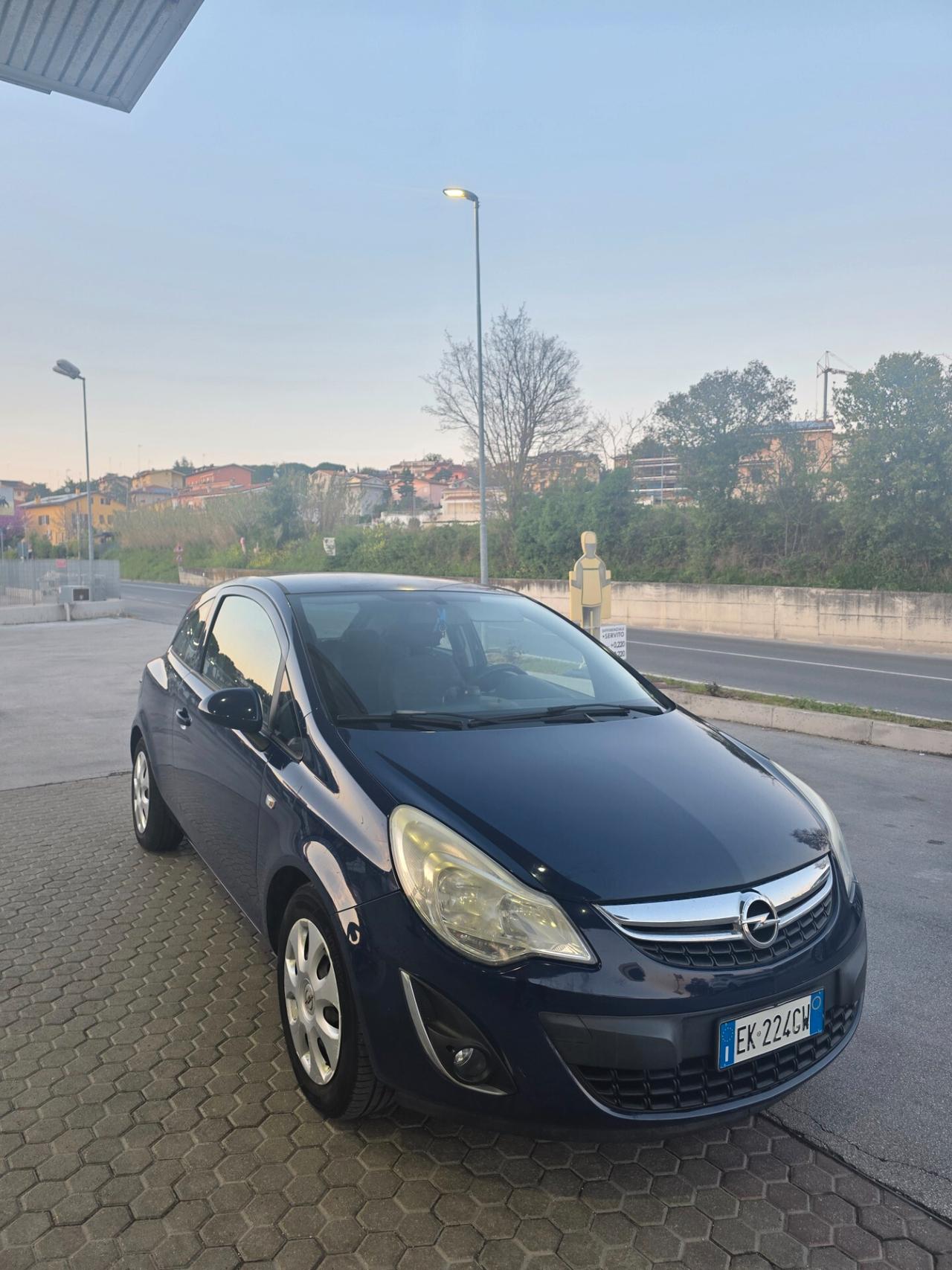 Opel Corsa GPL rivisionato 163000 km