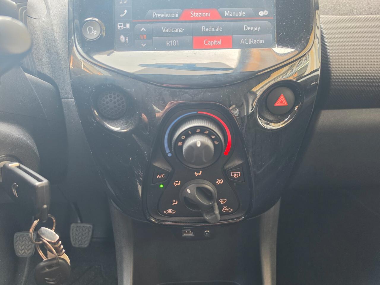 Citroen C1 VTi 72 S&S 3 porte Shine