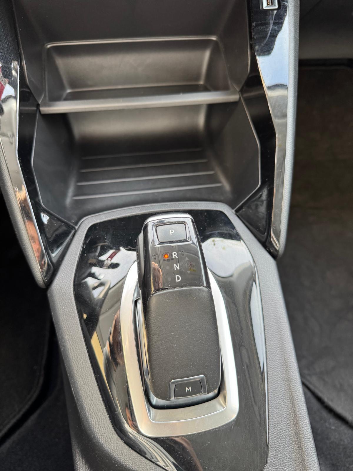 Peugeot 2008 PureTech 130 S&S EAT8 Active Pack