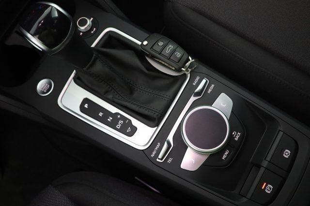 AUDI Q2 Q2 35 TDI S tronic Identity Black
