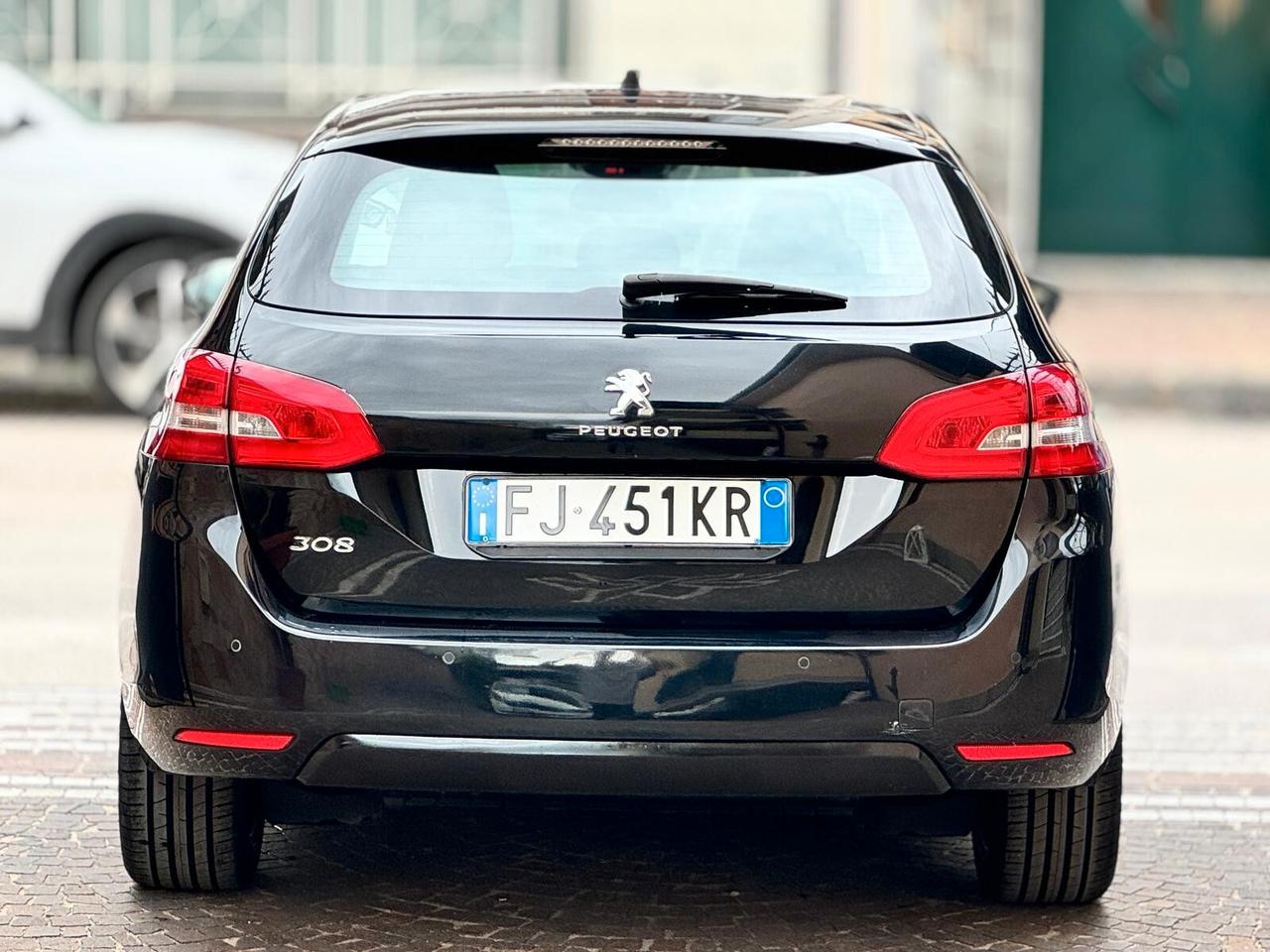 Peugeot 308 BlueHDi 120 S&S SW Allure
