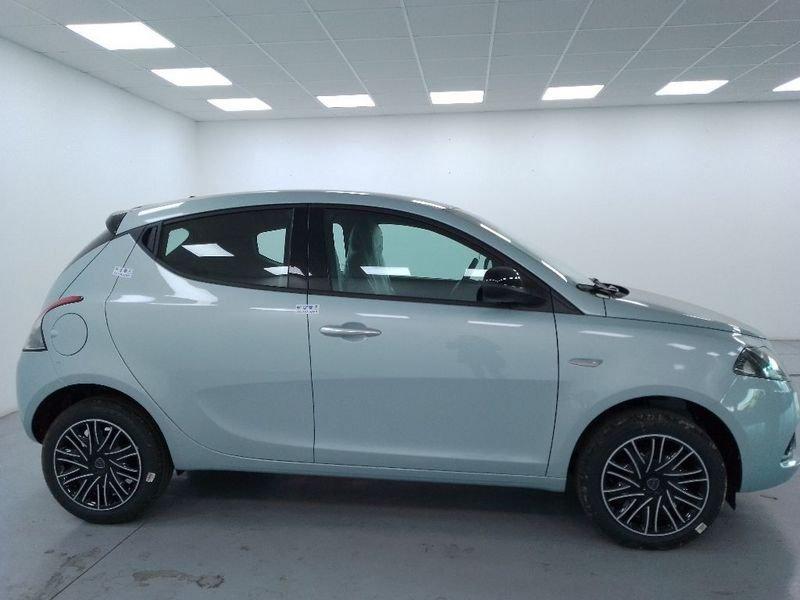Lancia Ypsilon 1.0 firefly hybrid Gold s&s 70cv
