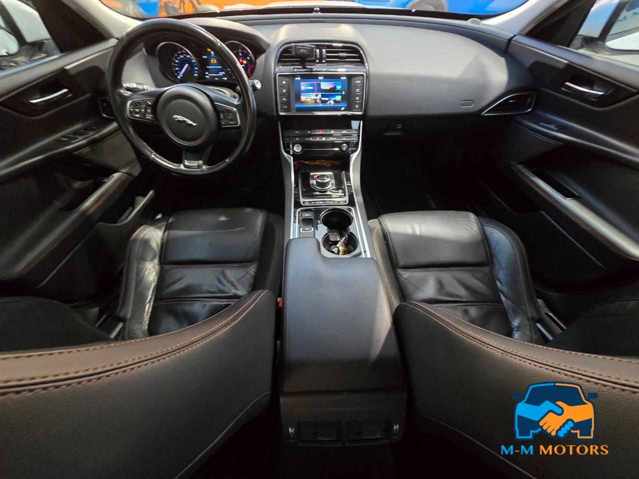 Jaguar XE Berlina XE 2.0d Prestige awd 180cv auto