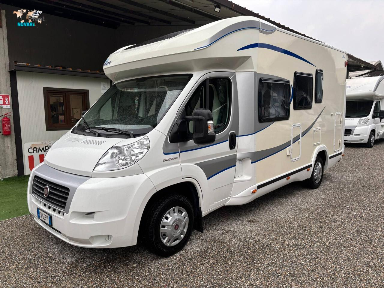 BLUCAMP OCEAN 511 - Semintegrale con letto basculante e letti a castello in coda