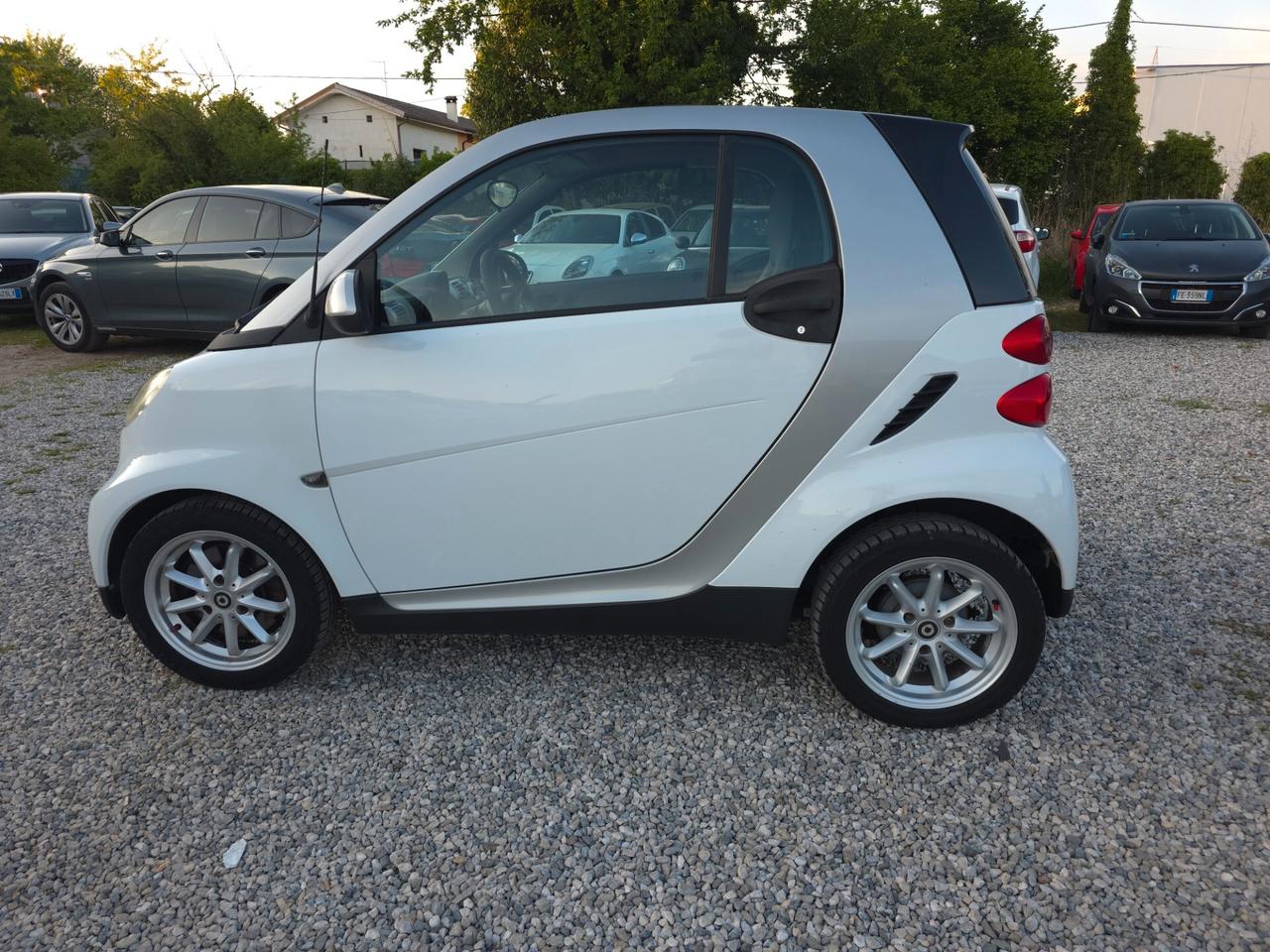 Smart ForTwo 1000 52 kW MHD coupé passion