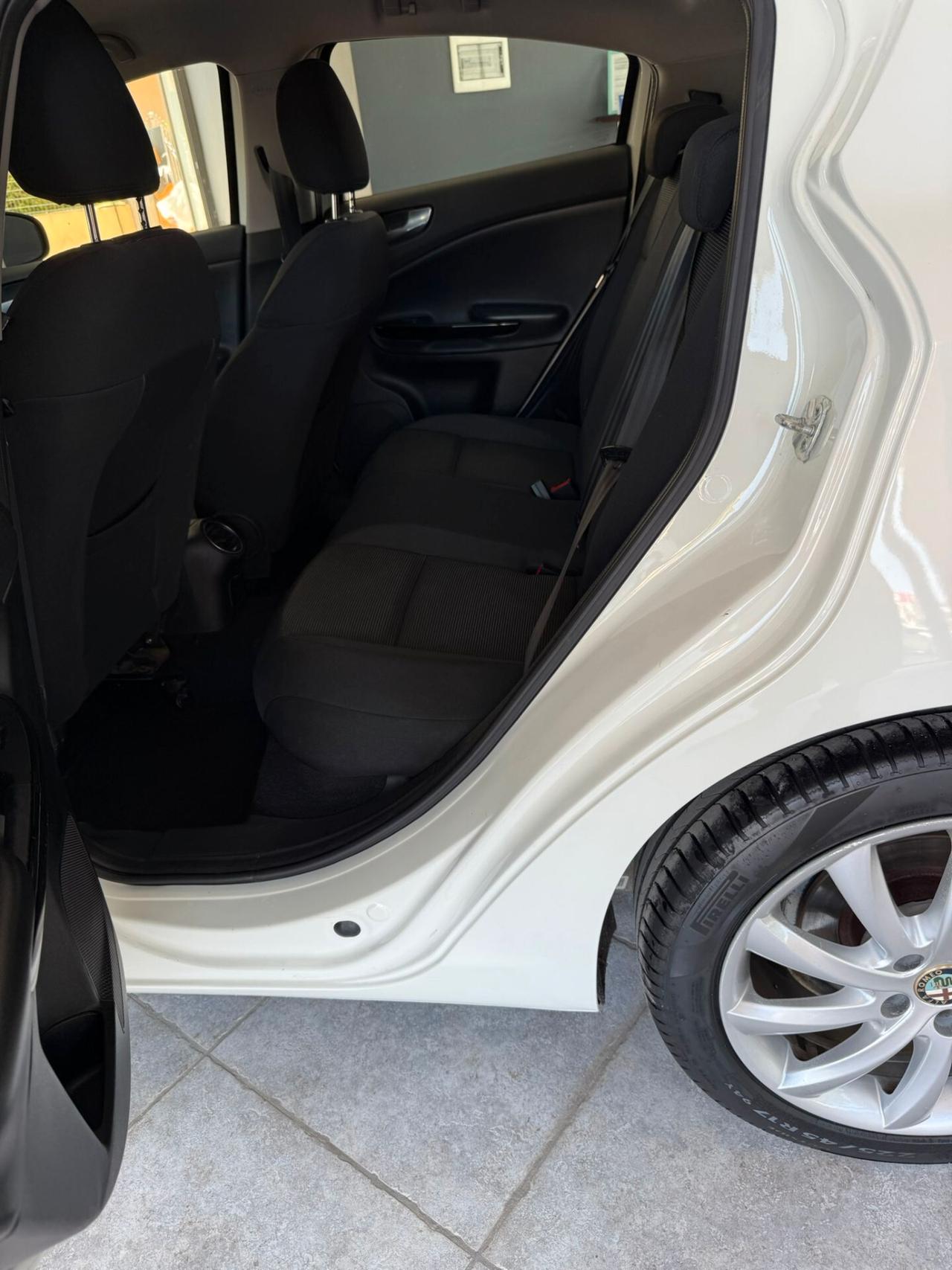 Alfa Romeo Giulietta 1.6 JTDm-2 105 CV Distinctive