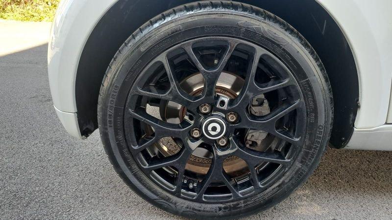 smart fortwo 70 1.0 Passion-NAVI/CERCHI BLACK
