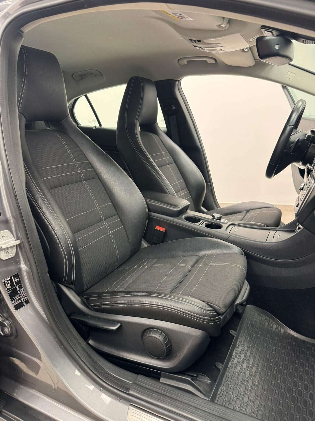 MERCEDES-BENZ GLA 200 D AUTOMATC PREMIUM