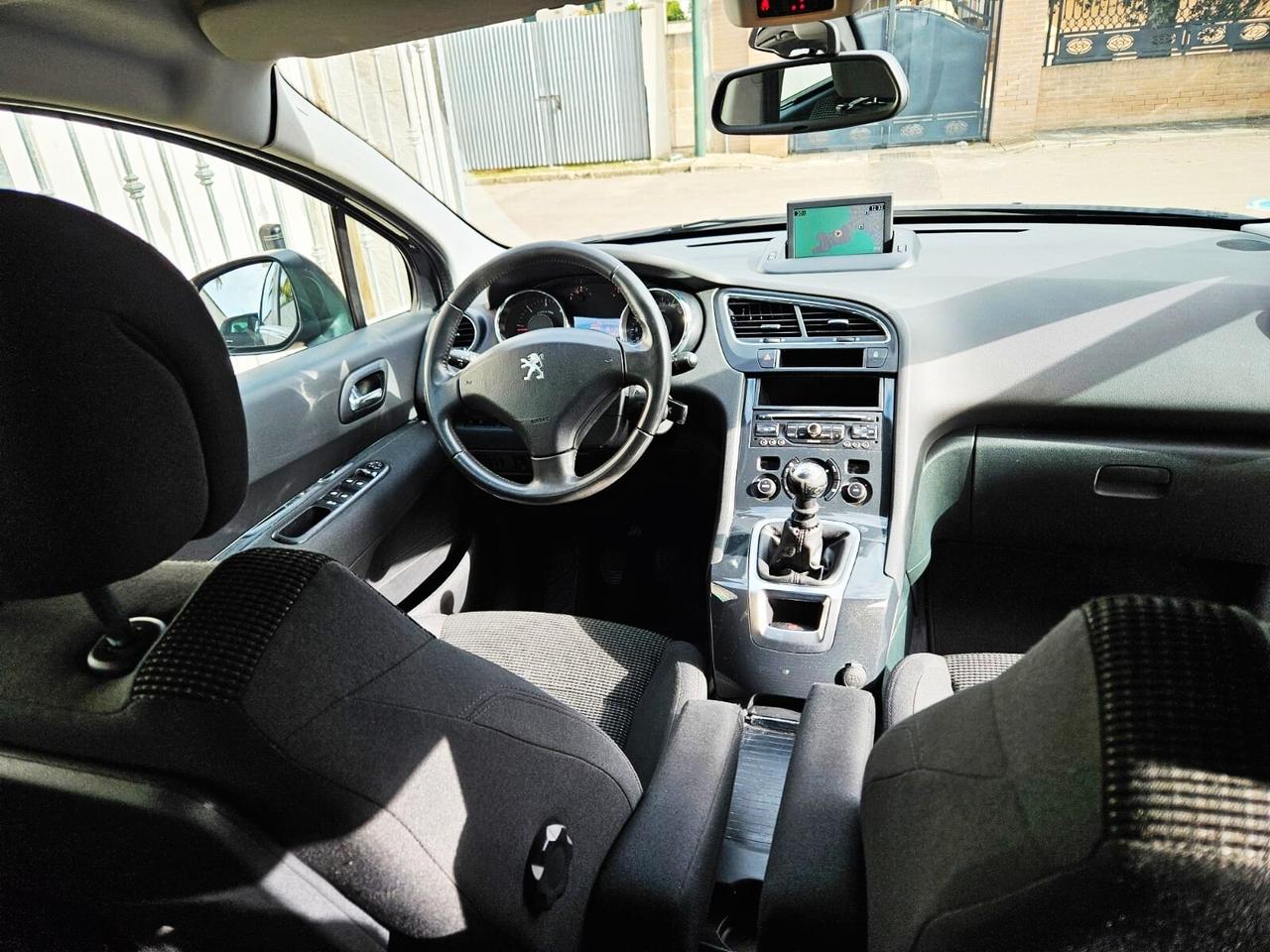 Peugeot 5008 1.6 HDi 115CV Allure