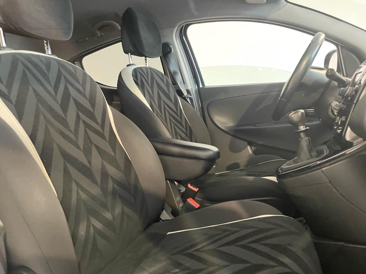 Lancia Ypsilon 1.2 GPL Ecochic Gold
