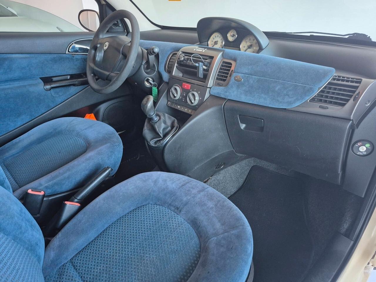 Lancia Ypsilon 1.2 Argento BASSI CONSUMI