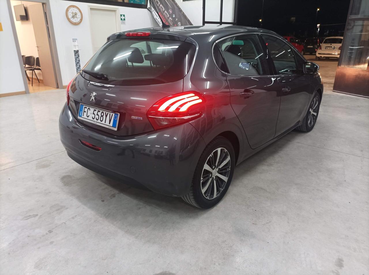 Peugeot 208 BlueHDi 100 5 porte Allure 06/2016