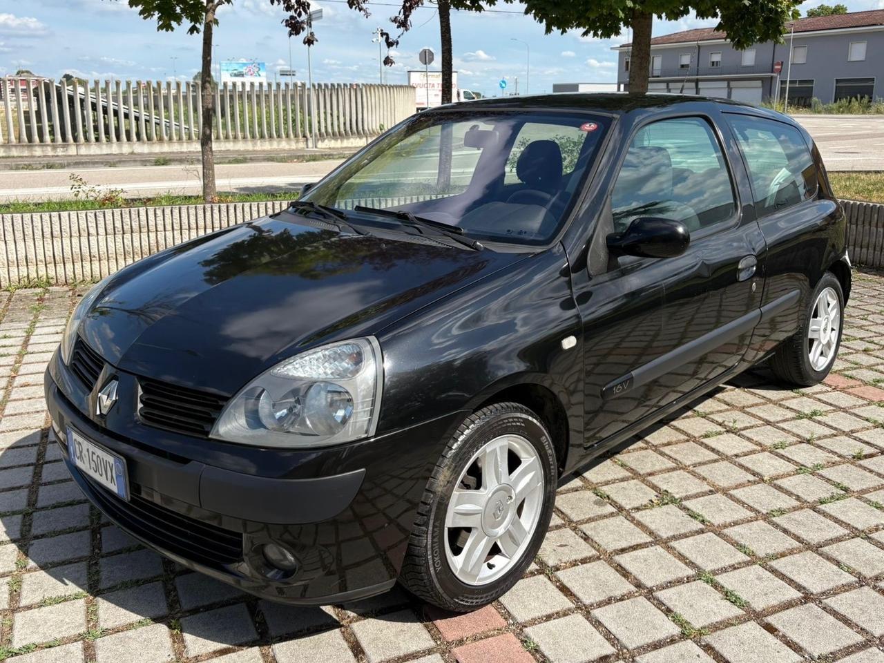 Renault Clio 1.2 16V cat 3 porte Luxe Privilège