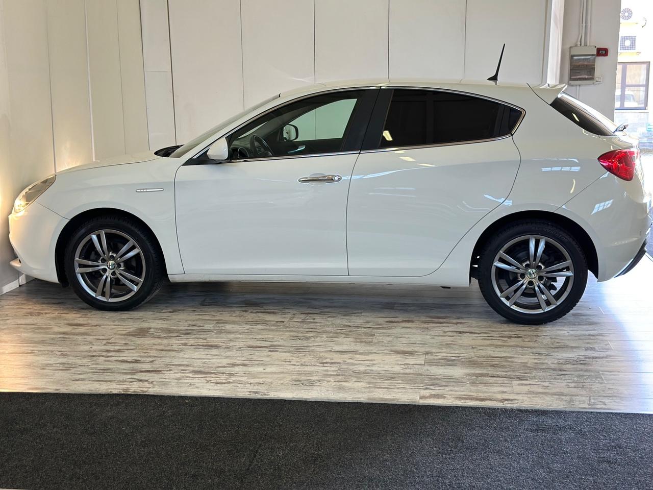 Alfa Romeo Giulietta 1.6 JTDm-2 105 CV Exclusive Ok Neopatentati