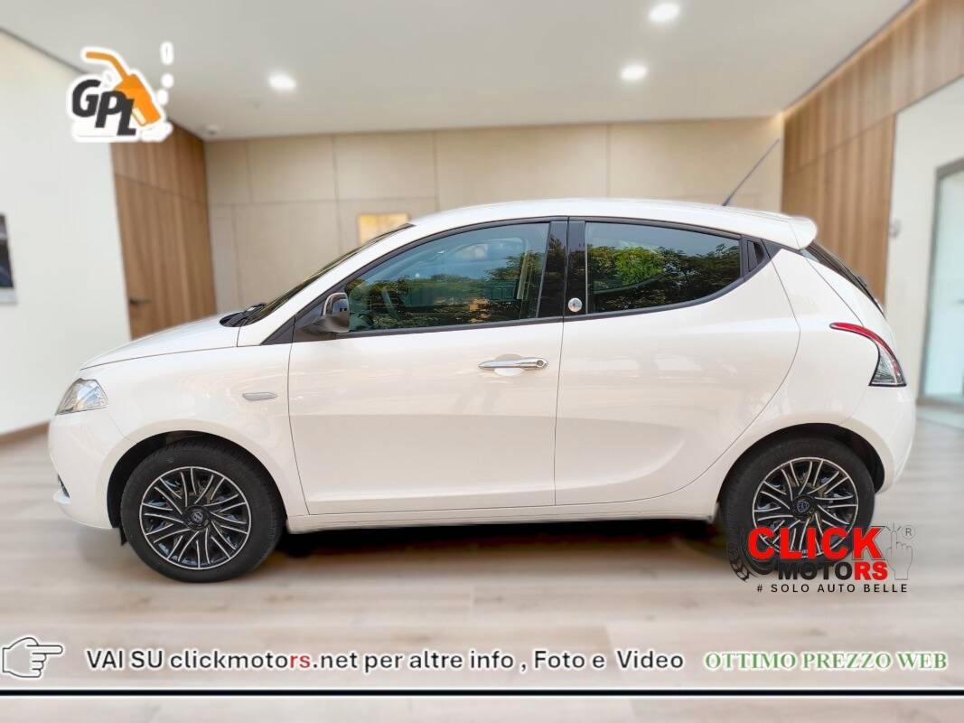 Lancia Ypsilon Ypsilon III 2013 1.2 8v Gold ecochic Gpl 69cv