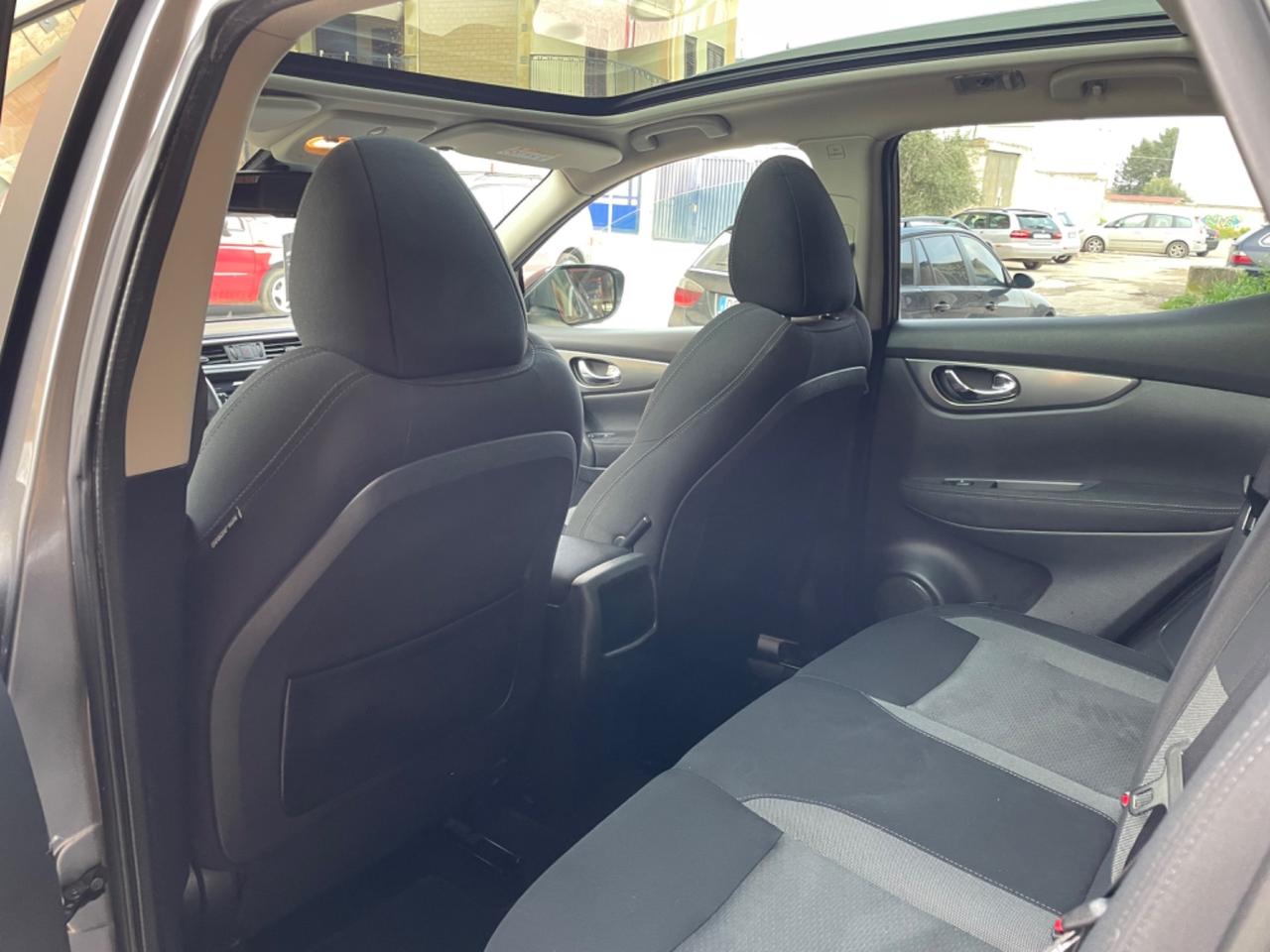 Nissan Qashqai 1.5 dCi N-Connect " TETTO NAVY LED 360"