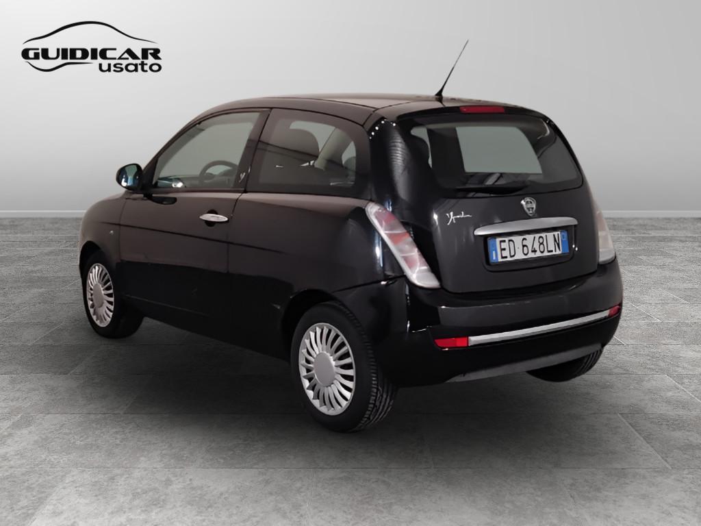 LANCIA Ypsilon II 2007 - Ypsilon 1.2 8v New Oro (oro)