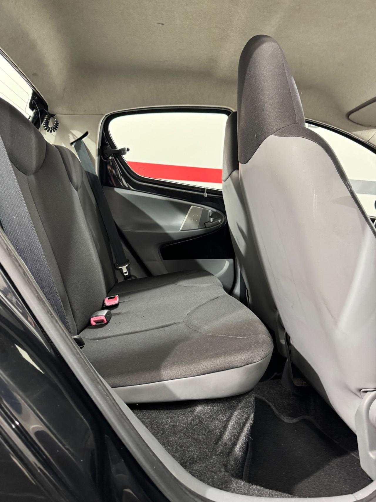 Toyota Aygo 1.0 12V VVT-i 5 porte Deep Ocean Connect MMT