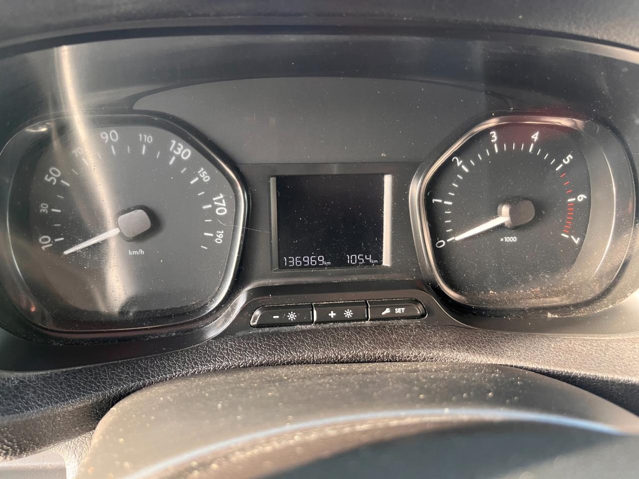 PEUGEOT EXPERT PREMIUM BlueHDi 100 S&S LONG FURGONE