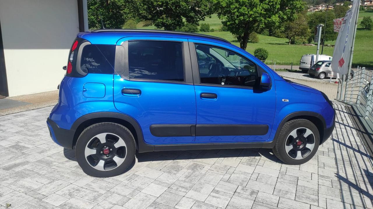 FIAT PANDA CITY CROSS 1.0 IBRIDA 70CV BLU ITALIA