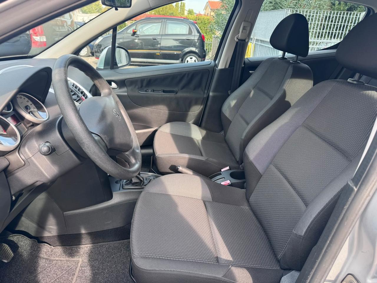 Peugeot 207 1.4 8V 75CV 5p. X Line