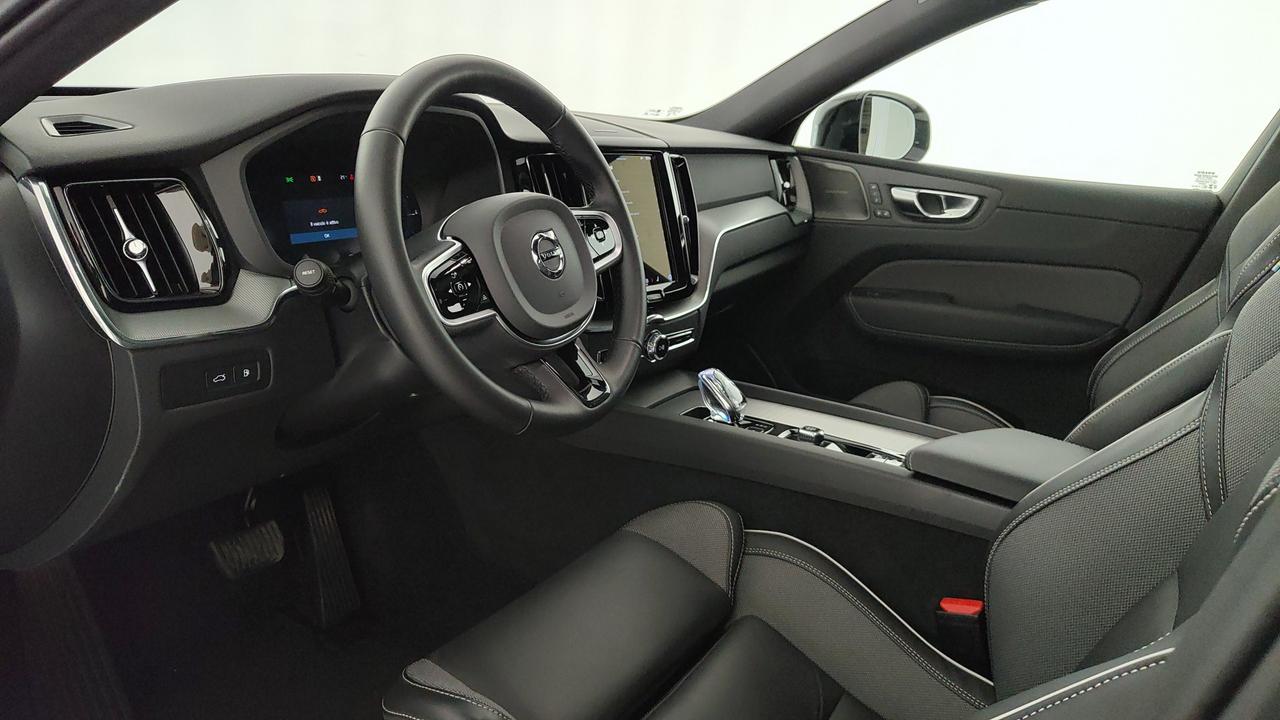 VOLVO XC60 2.0 t6 phev Plus Dark awd auto