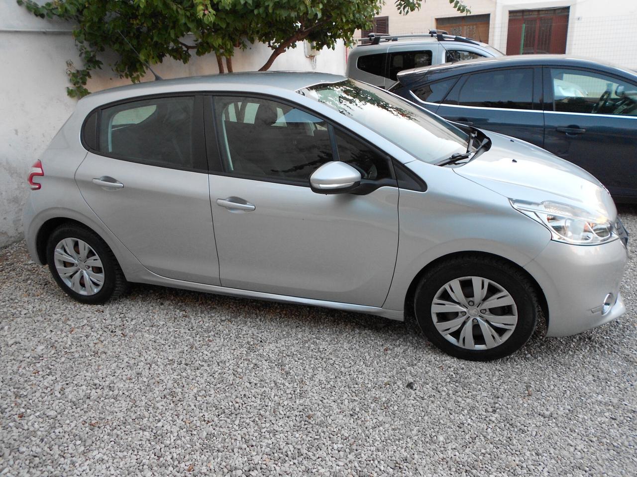 Peugeot 208 1.4 HDi 68 CV 5 porte Active