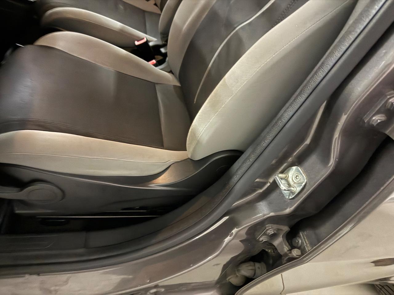 Lancia Ypsilon 1.2 69 CV 5 porte GPL Ecochic Silver
