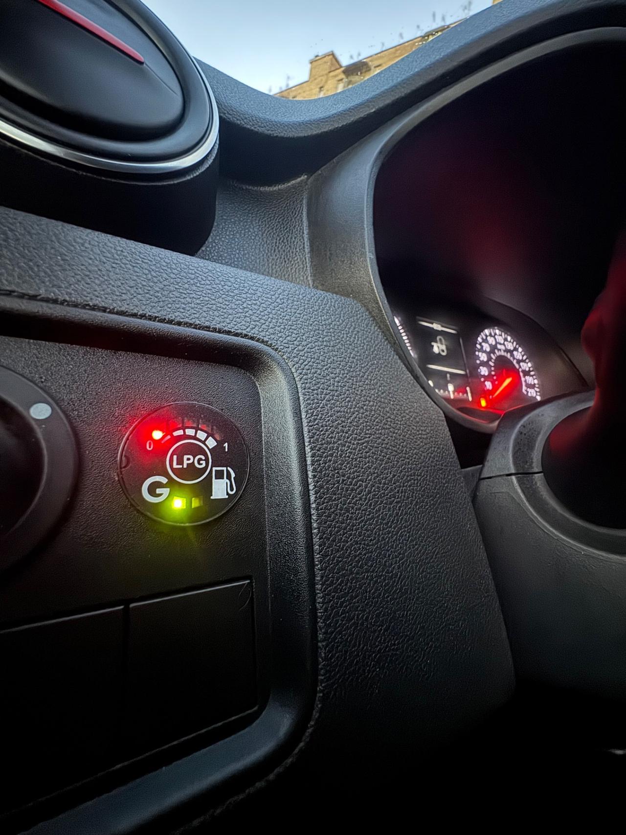 Dacia Duster 1.6 SCe GPL 4x2 Techroad