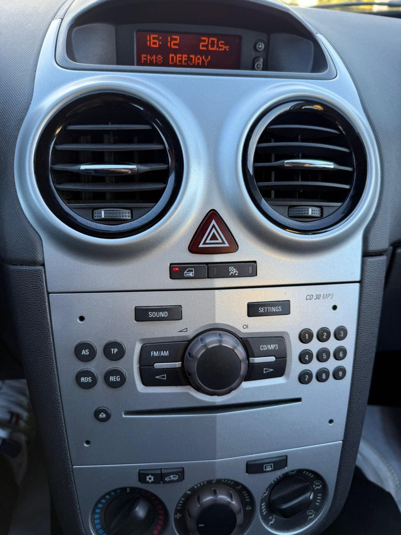 Opel Corsa 1.2 5 porte Ok neopatentati