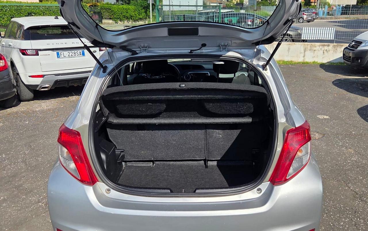 TOYOTA YARIS 1.0 5P LOUNGE