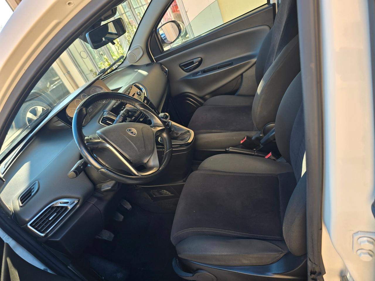 Lancia Ypsilon 0.9 TwinAir 85 CV 5 porte Metano Ecochic Gold