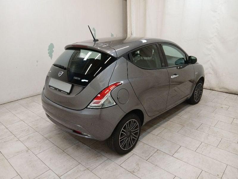 Lancia Ypsilon 1.0 firefly hybrid Gold s&s 70cv
