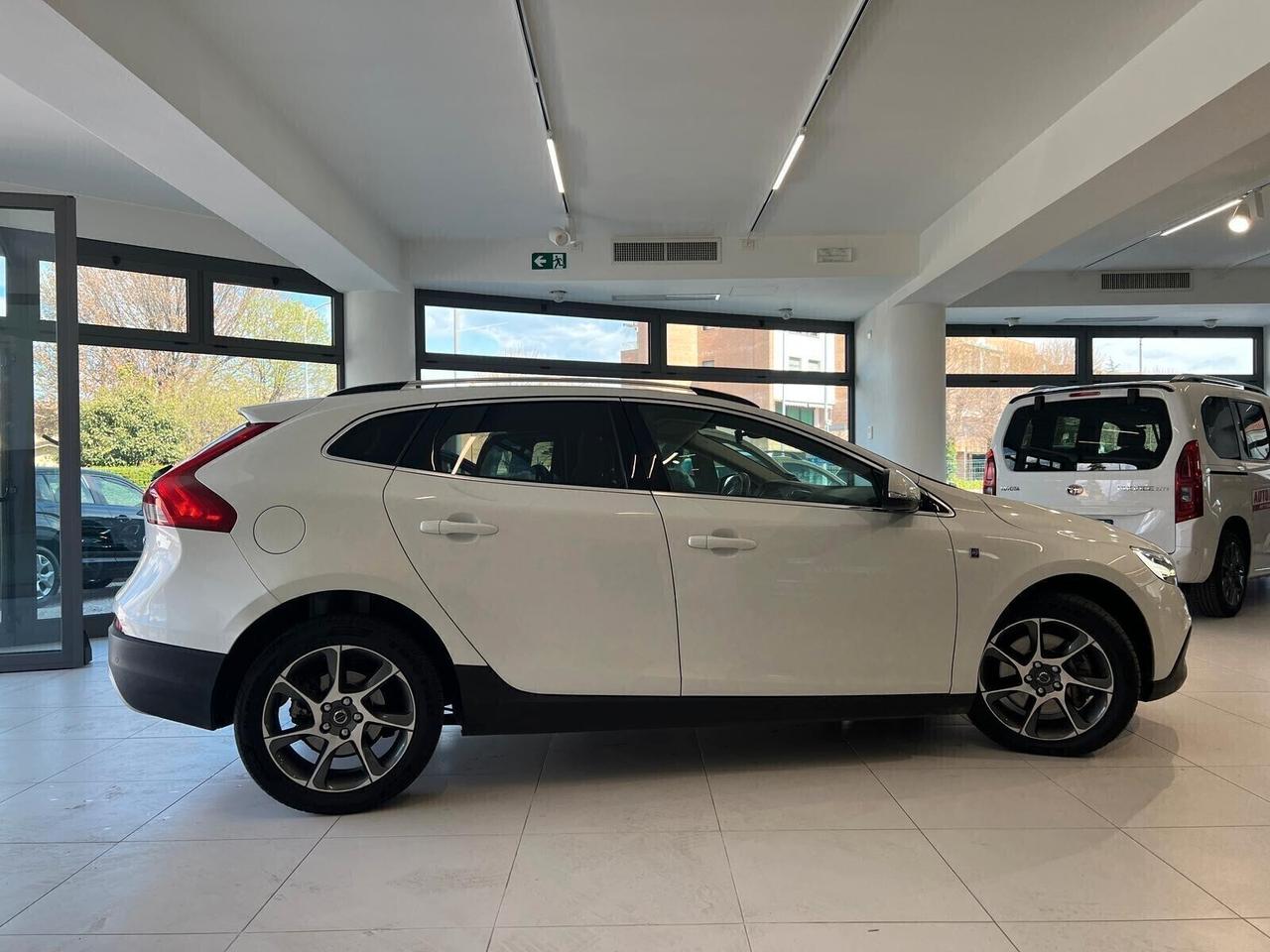 Volvo V40 Cross Country V40 Cross Country D2 Momentum