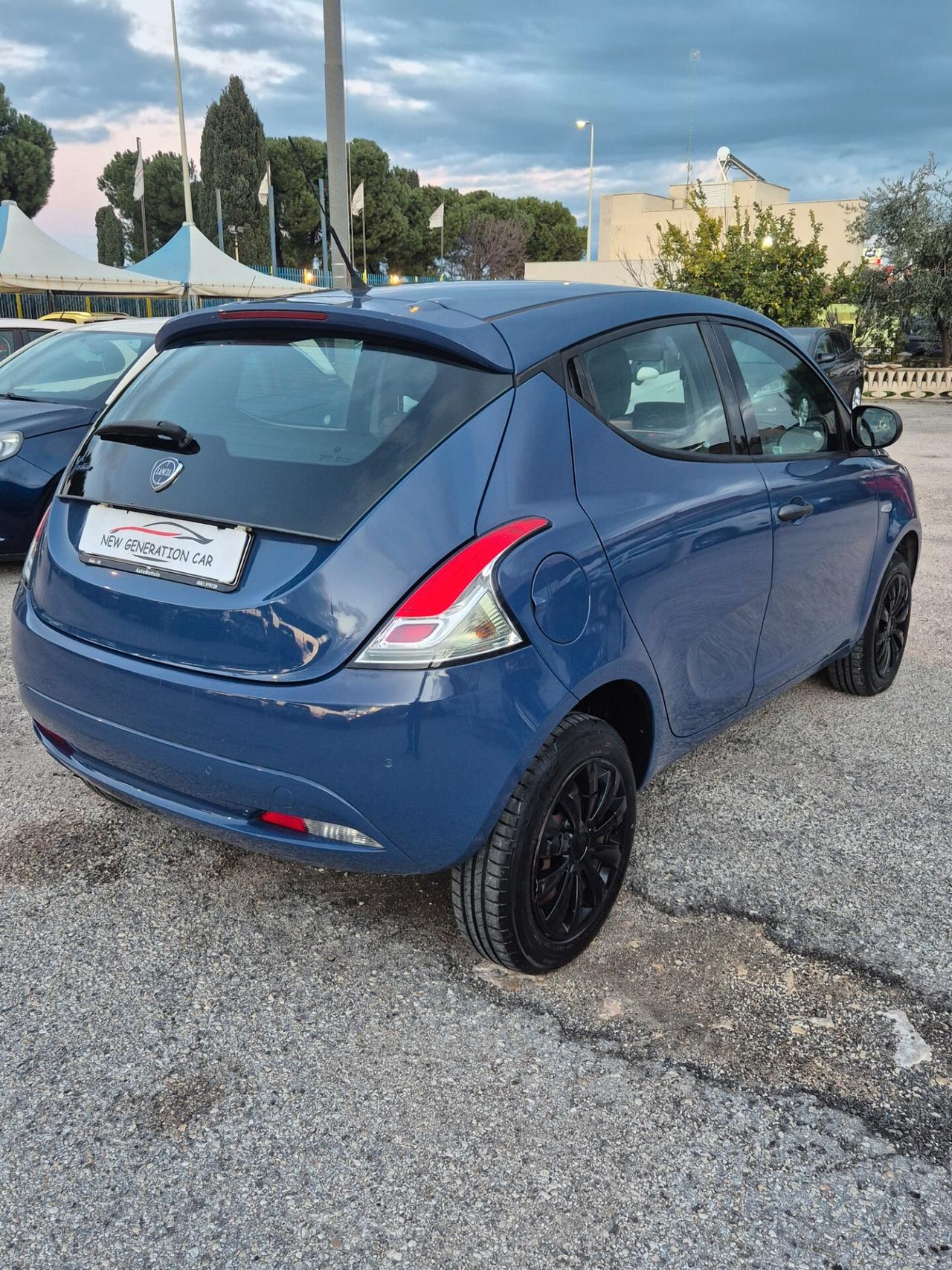 Lancia Ypsilon 0.9 TwinAir 85 CV 5 porte Metano Ecochic Gold