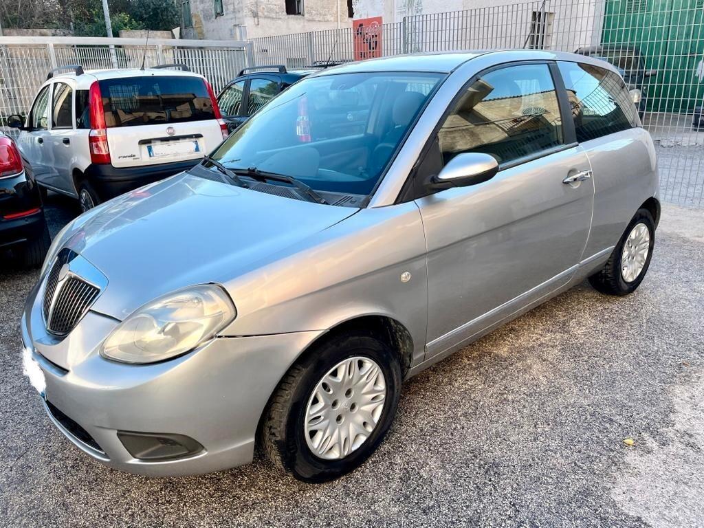 Lancia Ypsilon 1.2 Argento