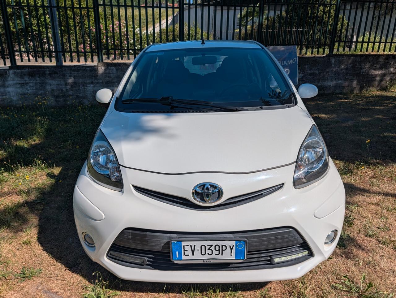Toyota Aygo 1.0 12V VVT-i 5 porte Lounge Connect UNICO PROPRIETARIO OK NEOP.