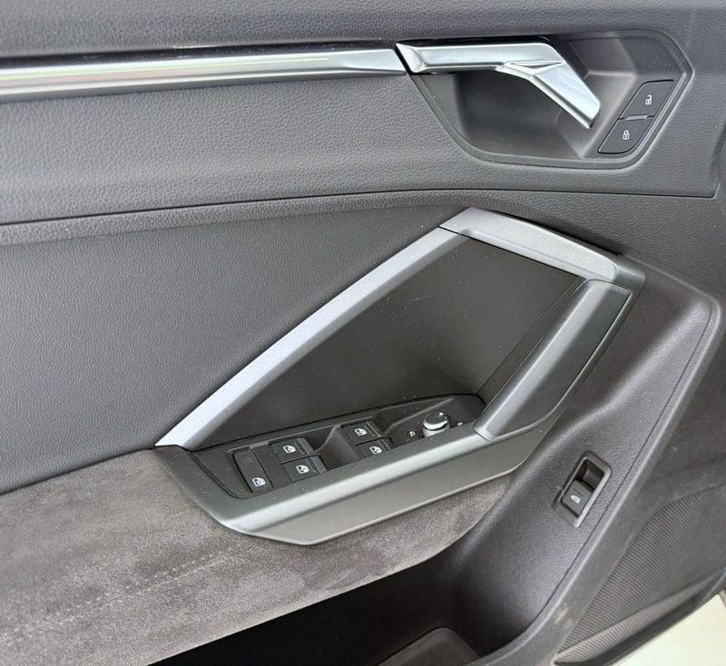 Audi Q3 RS Q3 quattro S tronic