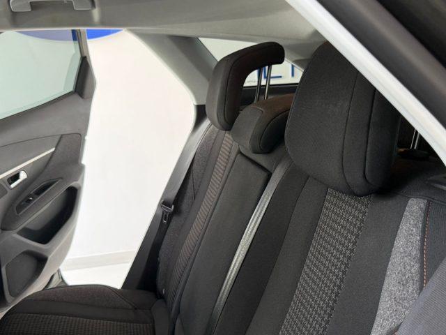 PEUGEOT 3008 BlueHDi 130 S&S Crossway tua da ?169,00